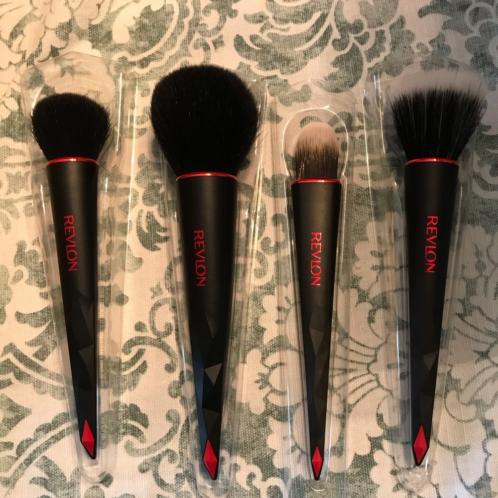 NEW Revlon Makeup brushes